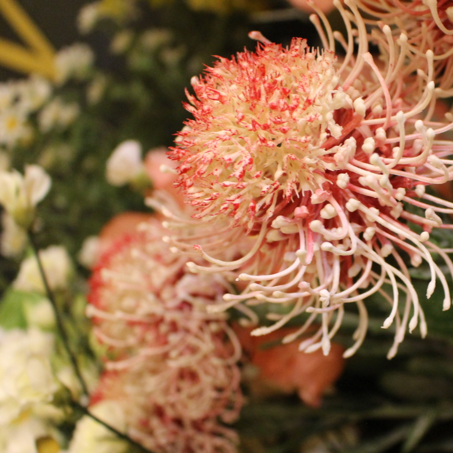 Artificial Flowers & Foliage