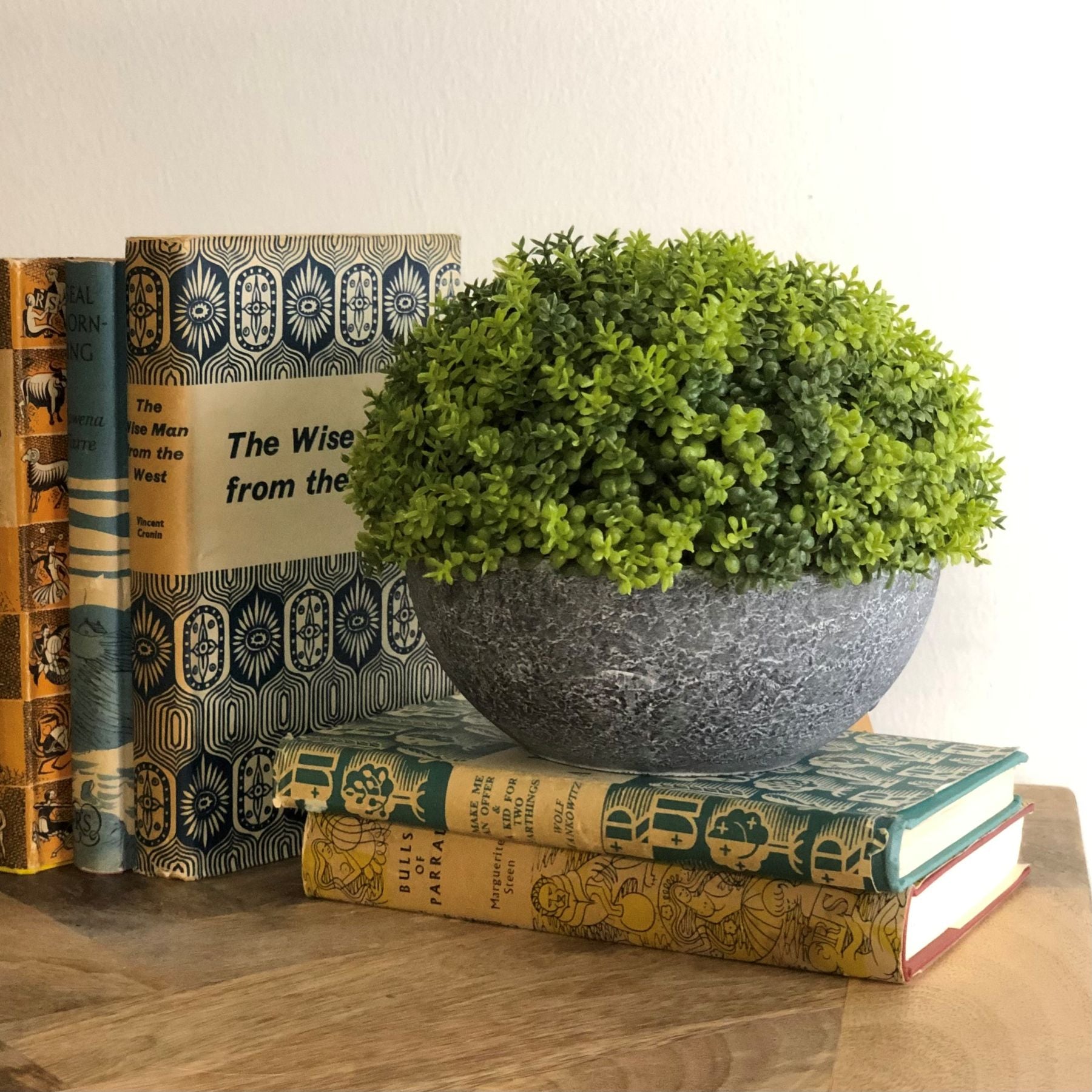 Hill Interiors Small Hebe Globe Pot