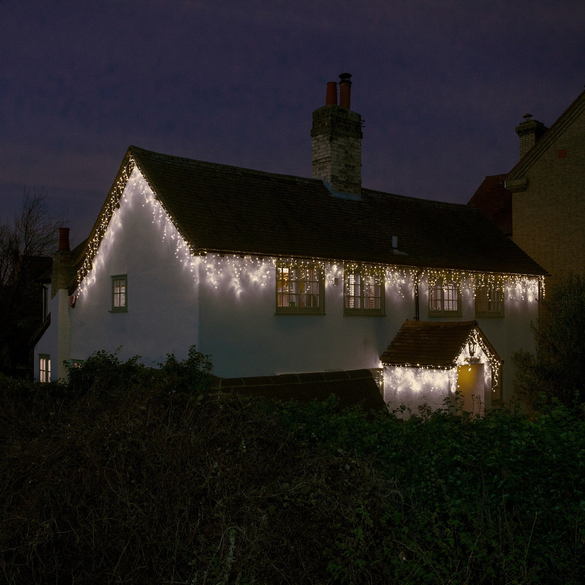 Noma Snowing Icicles White LED & White Cable