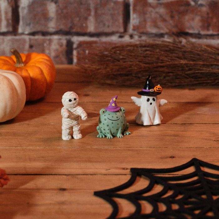 Spooktacular Resin Ornament Singles