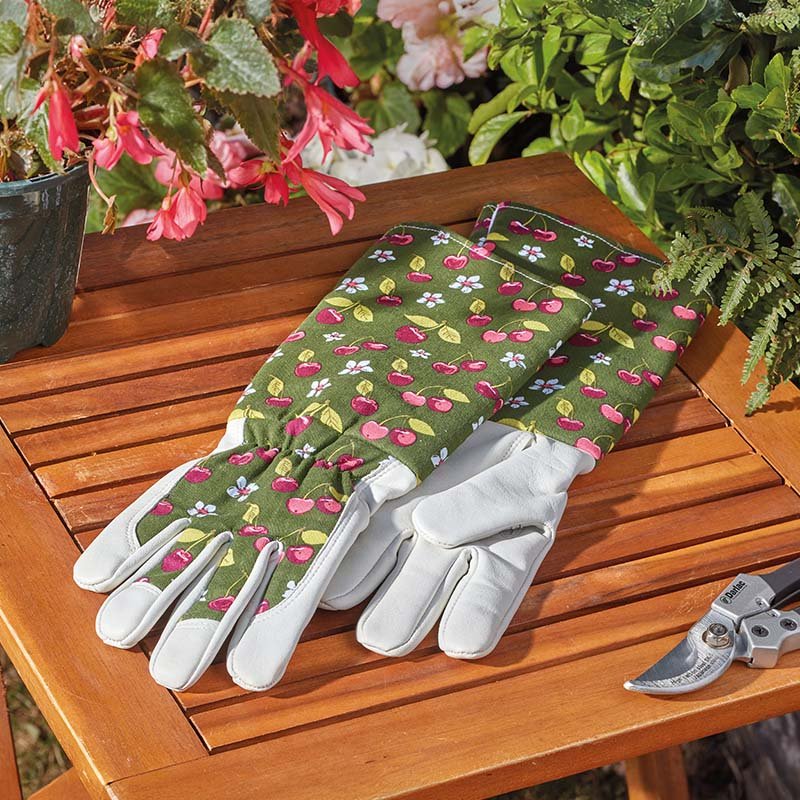 Smart Garden Cherry Gauntlets M8