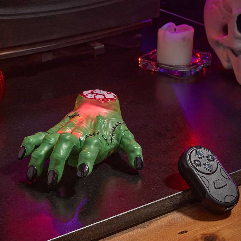 Smart Garden Moving Horror Hand - Grizzly Green