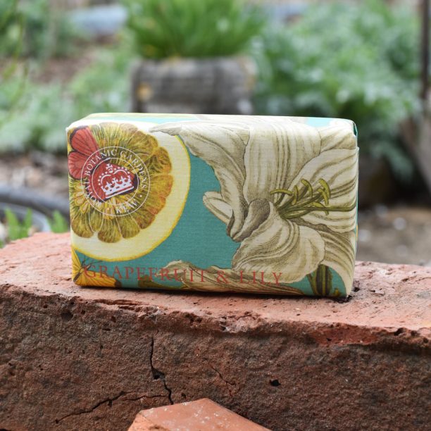 Kew Gardens Grapefruit and Lily Soap 240g