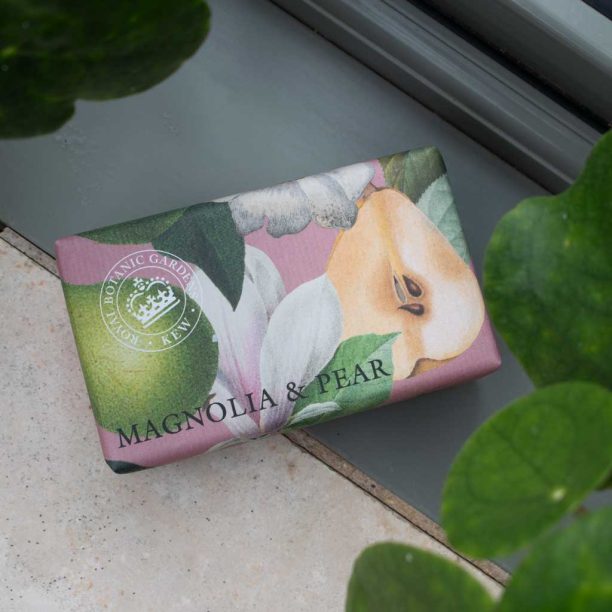 Kew Gardens Magnolia and Pear Soap 240g