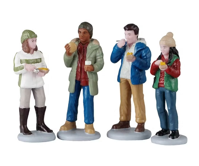 Lemax Food Truck Patrons Set Of 4 52530