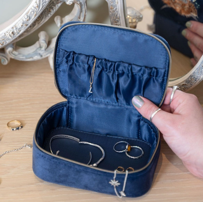 Wrendale 'Daisy Coo' Highland Cow Embroidered Accessory Case