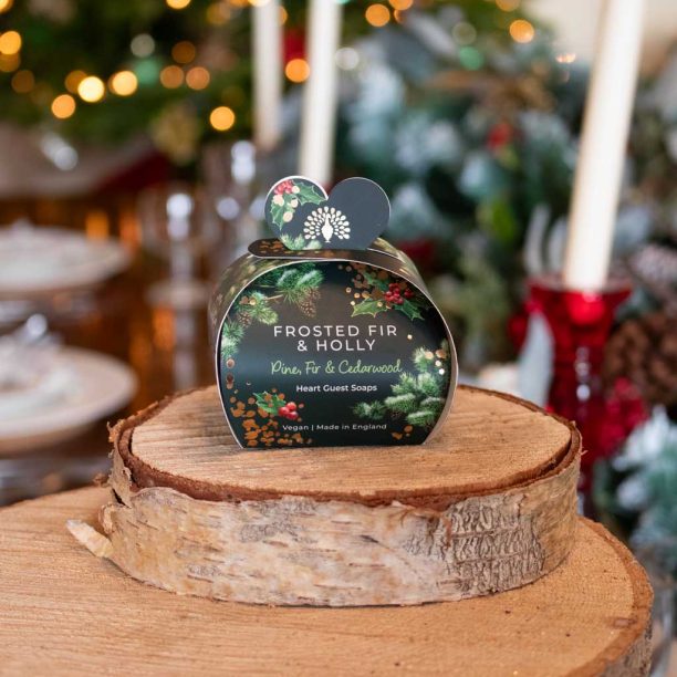 The English Soap Company Christmas Tidings Frosted Fir and Holly Heart Guest Soaps