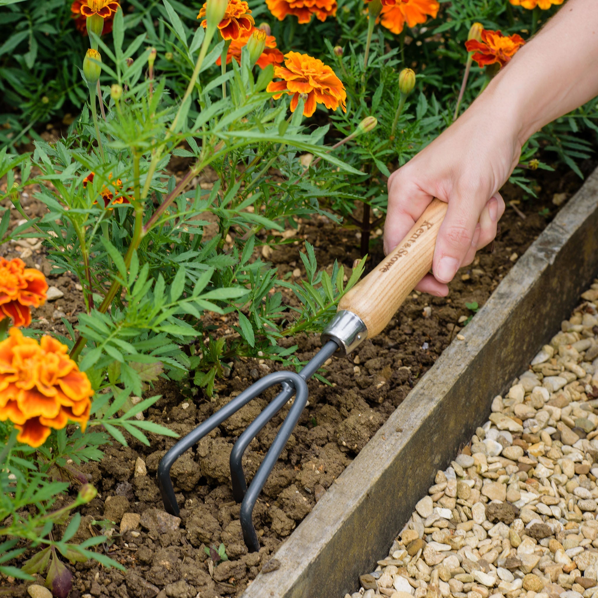 Kent & Stowe Carbon Steel Hand 3 Prong Cultivator