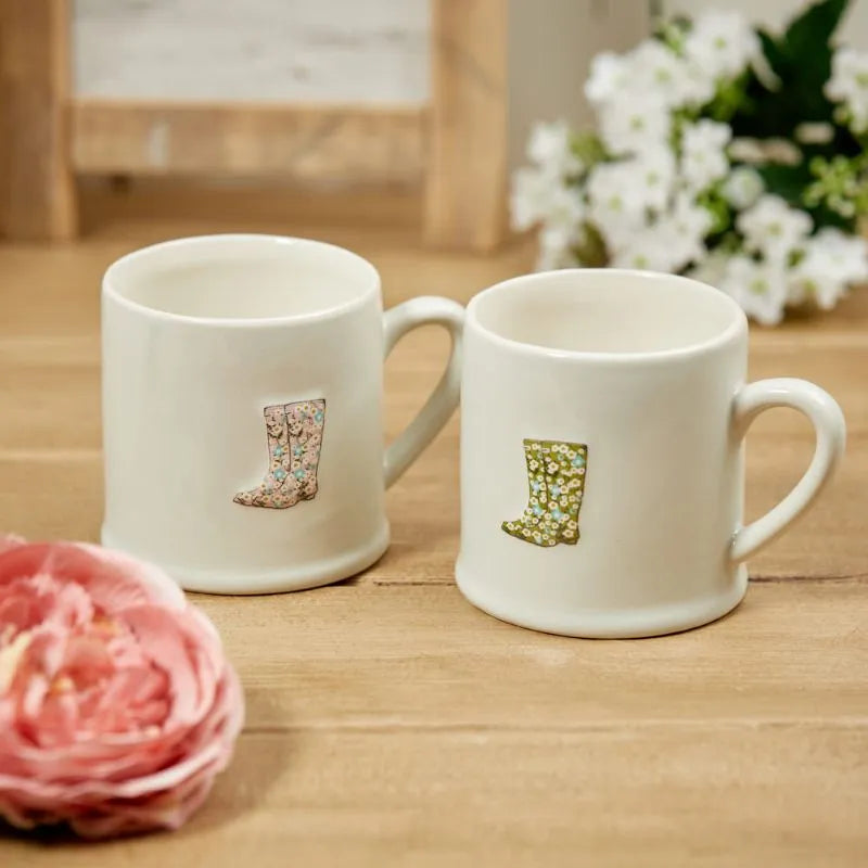 EMBOSSED WELLIES MUG