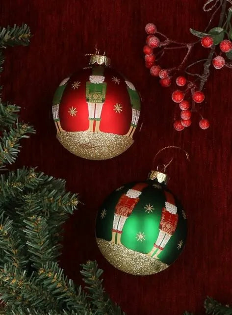 Gisela Graham Redgreen Glitter Glass Ball W Nutcracker Assorted