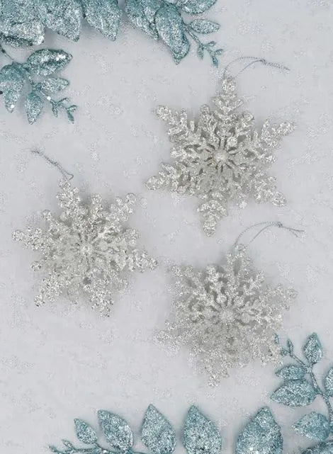 Gisela Graham Pale Silver Sparkling Tin Snowflake Assorted