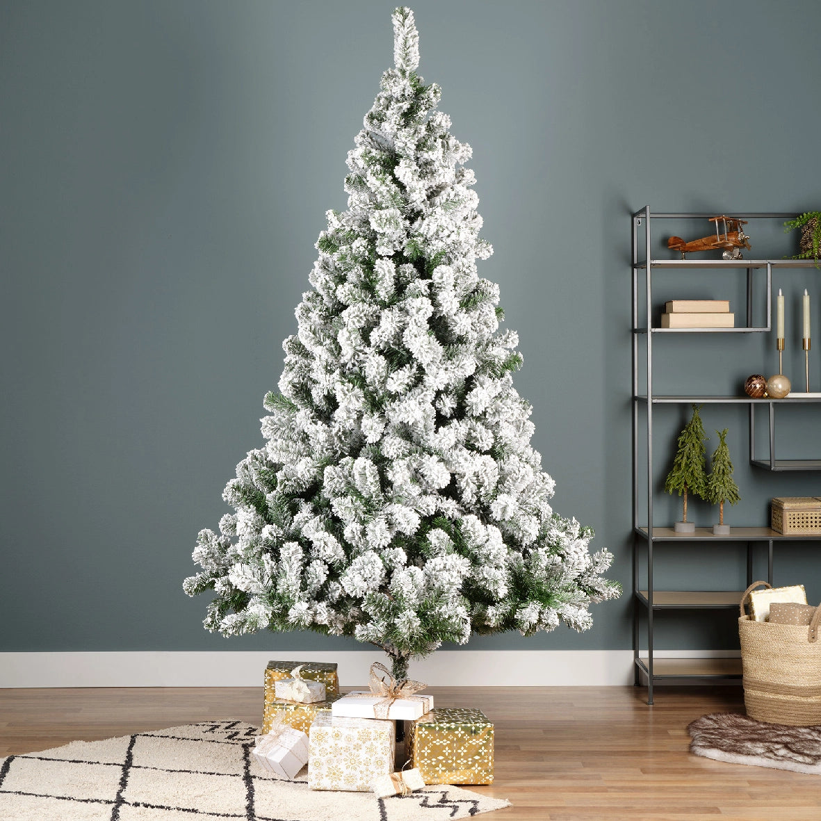 Everlands Imperial Pine With Snowy Effect