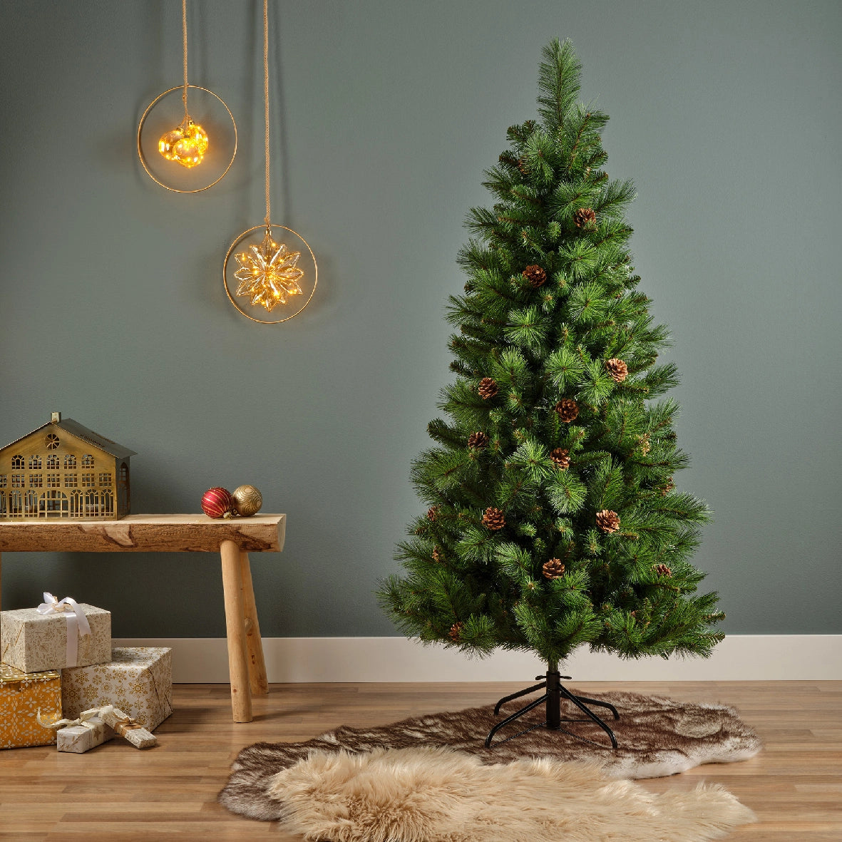 Everlands Norwich Pine Artificial Tree