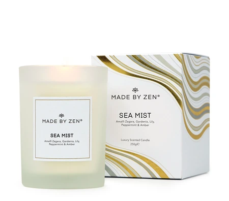 Signature Scented Candle Sea Mist - image 1