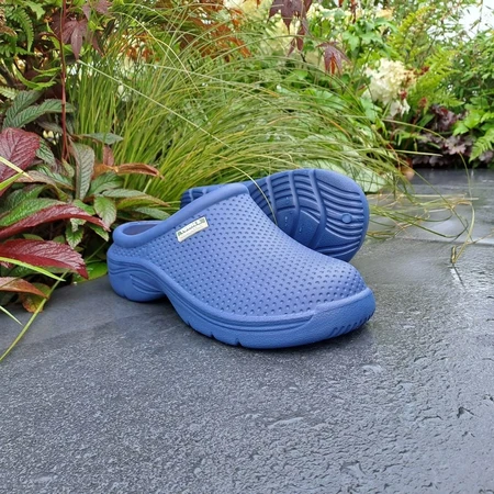 T&C Cloggies Navy Size 6 - image 2